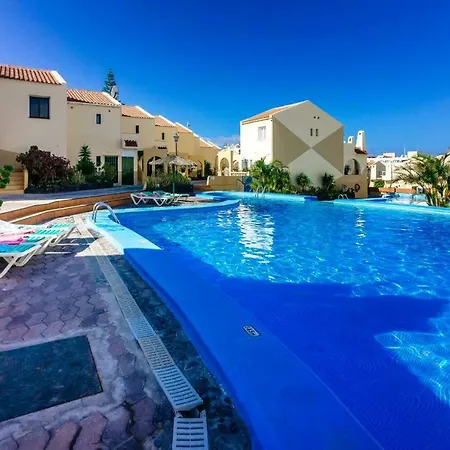 Apartament Con Picina Buena 公寓